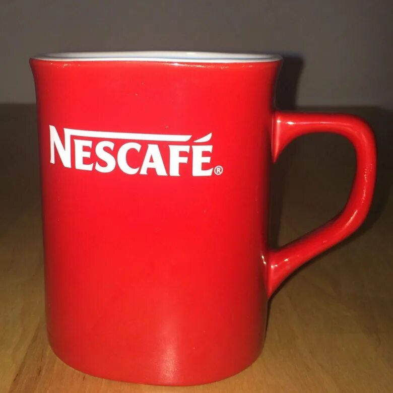 Кружки nescafe. Кружка Nescafe. Большая Кружка Нескафе. Кружка Nescafe красная. Nescafe Кружка большая.