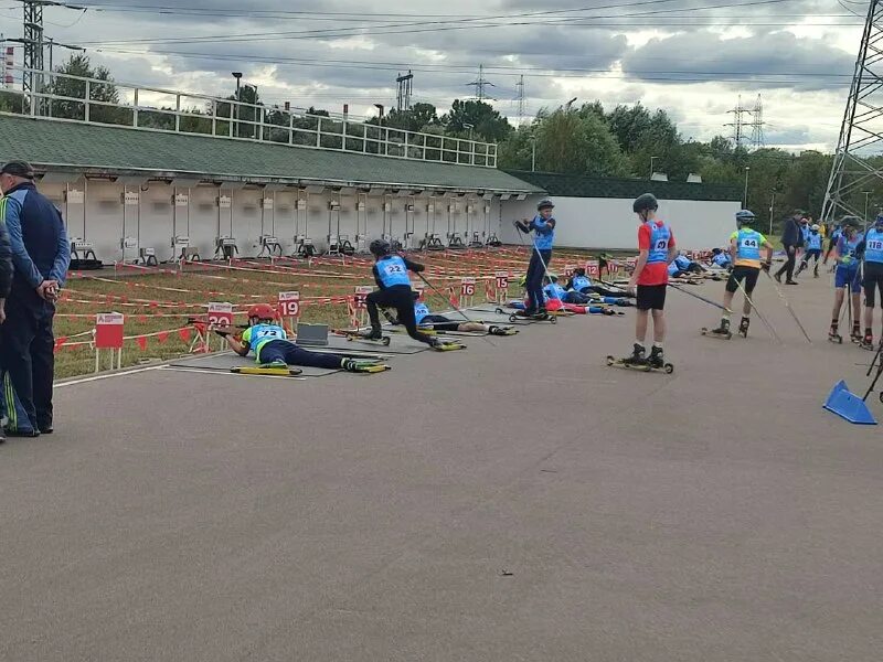 летний биатлон кросс спринт. первенство москвы по биатлону. индивидуальная гонка биатлон. разряды биатлон. биатлонистки москвы.