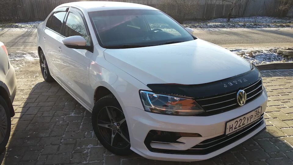 Бампер джетур. Джетта 6 r line. volkswagen jetta r-line. фольксваген джетта р лайн. бампер r line jetta 6.