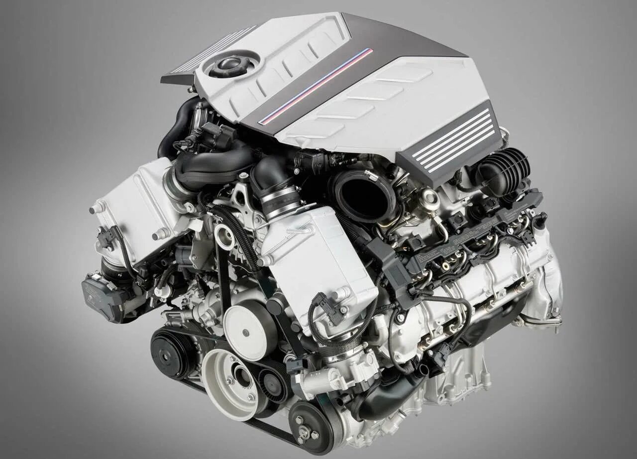 Звук двигателя бмв. S63 двигатель БМВ. 4.4 S63 мотор БМВ. BMW x5m мотор. Мотор БМВ s63b44a.