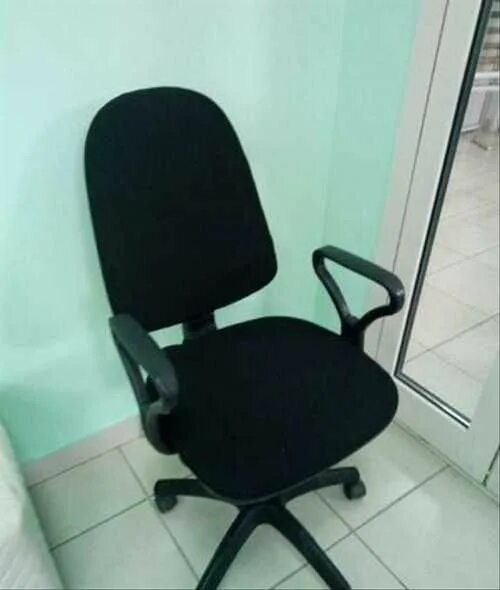 Купить компьютерный стул бу. Кресло для офиса б/у. Кресло офисное обычное черное. Стул офисный бу. Кресло офисное Астрахань.