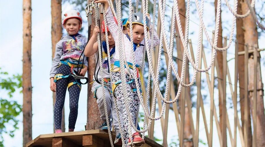 Little camp. Лагерь Связист Ленинградская область. Little people Camp лагерь. Кругосветка лагерь СПБ. Лагерь кругосветка Ленинградская.