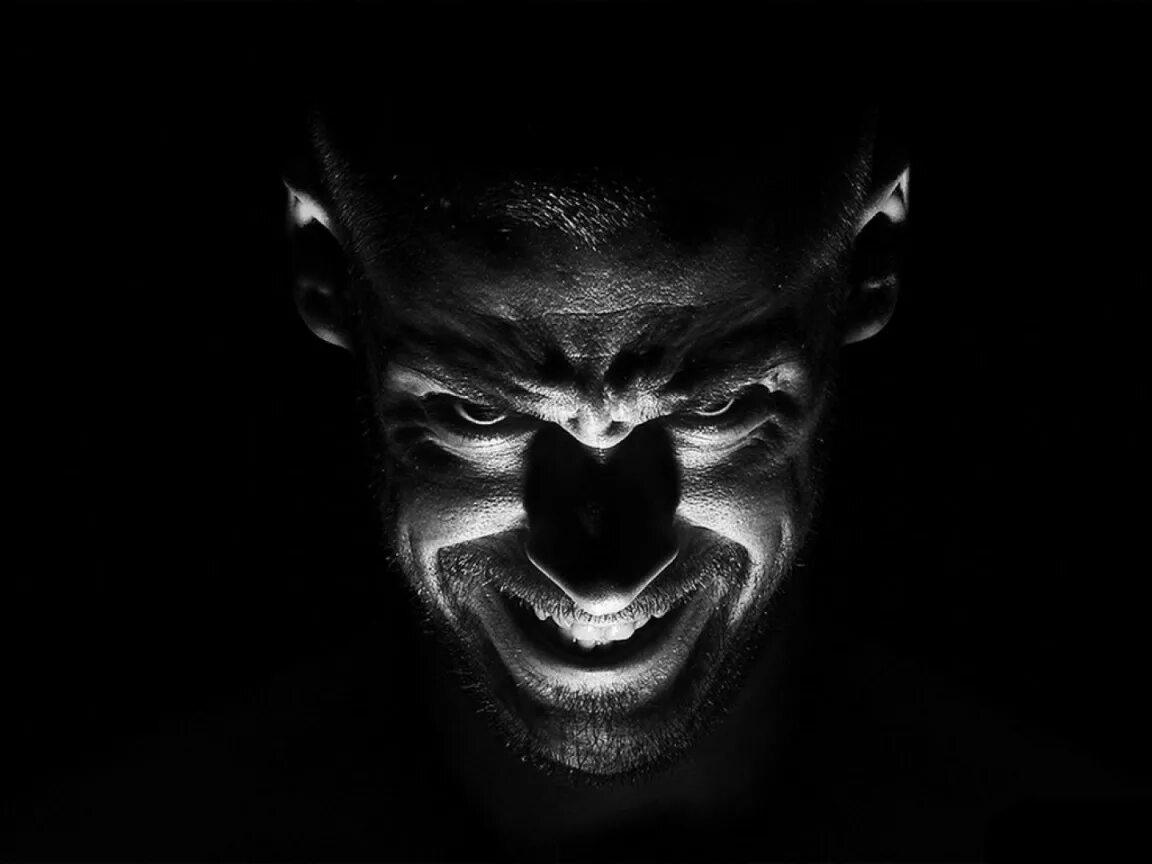 Гнев зла. Риммон демон. Две личности в одном. Девушка с демоническими глазами. Гнев зла.