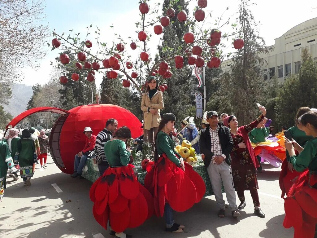 22 душанбе. Город душанбе. Город душанбе таджикистан 2023. Памятник исмоили сомони 2020. 22 душанбе.