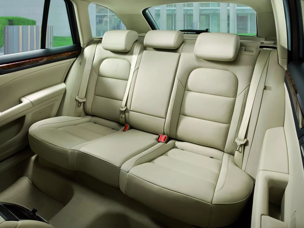 Сидения машины внутри. Кожаные сиденья для авто. Сидения машины внутри. Mercedes benz s-class w220 сидушки. Кожаные сиденья для авто.