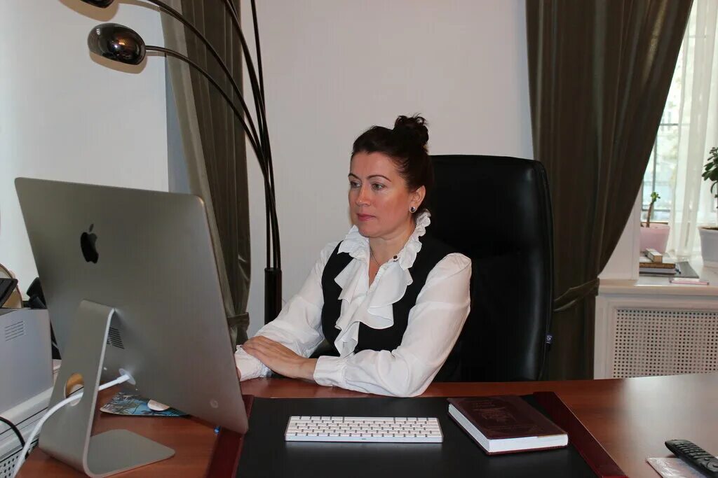 герб палаты адвокатов московской области. москвы.