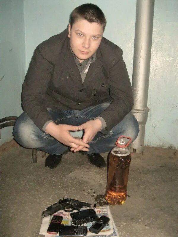 Дебилы из социальных сетей. Дебилы в социальных сетях. Новости дебила. Костюм придурка. Новости дебила.