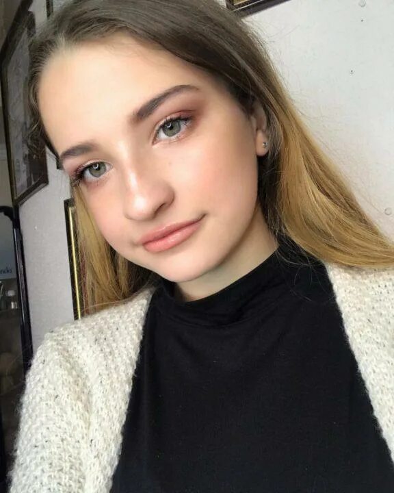 Лицо 15 летней девочки. Лицо 15 летней девочки
