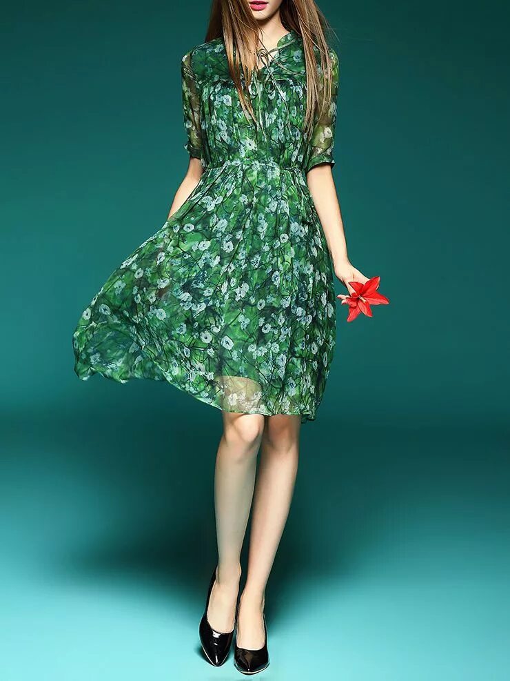 Зеленое платье цветами