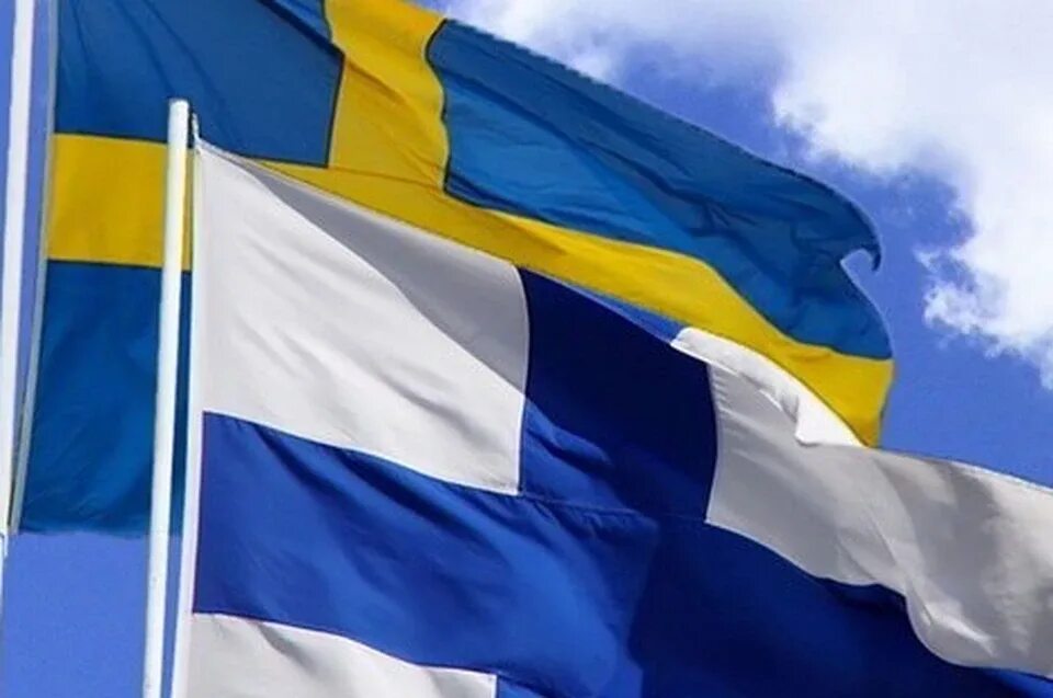 Швеция и Финляндия. Флаг Швеции и Финляндии. Шведы в Финляндии. Швеция и шведы.