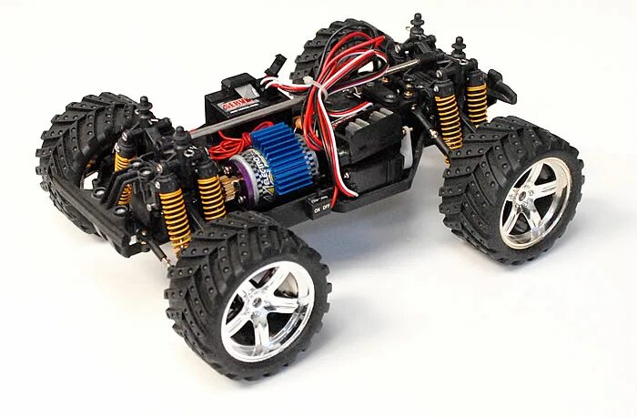 Rc start. Радиоуправляемые машины RTR Max 4x4. RC машинка Savage. Dodge Ram Traxxas Maxx 4s. Comerc RC 750.