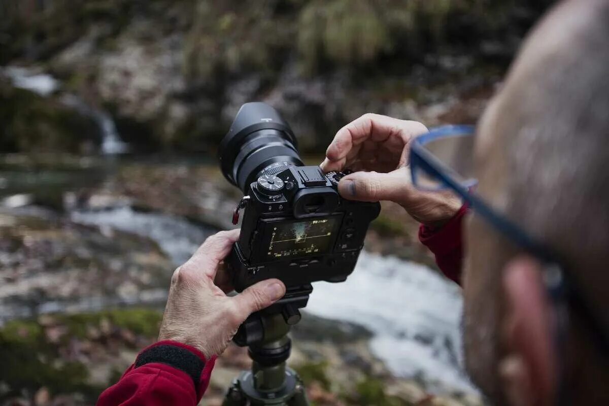 Правильная съемка. Фотоаппарат на природе. съемка на фотоаппарат. фотографии фотографов. фотосъемка фотоаппарат.