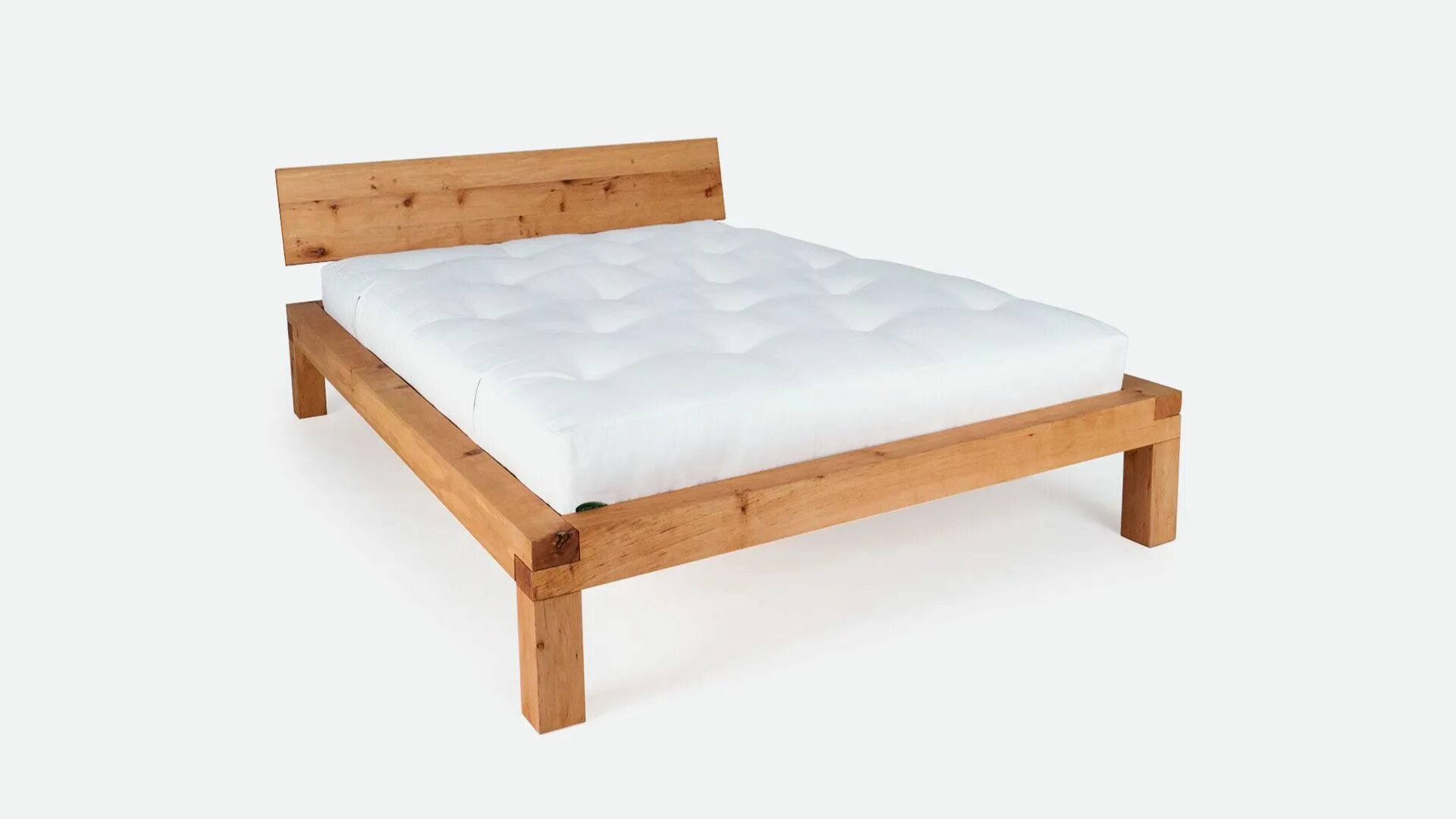 Лег на кровать убрав руки за голову. Bed a mean. Bed a mean. Bed height. Застеленная кровать.