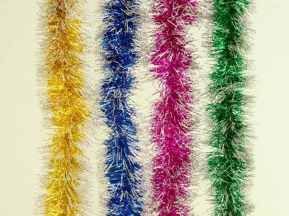 Занавес из дождика. Люстра из дождика новогоднего. Мишура девилон 200 см. Мешура или мишура. Украшение занавесок дождиком.