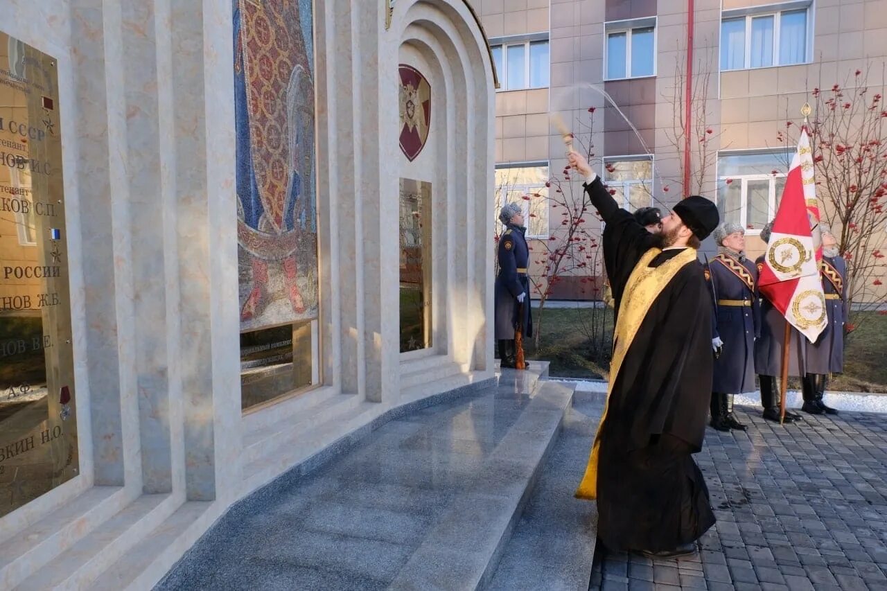 Новый памятник установят новости. День народного единства Церковь. Памятник народного единства. Новый памятник. Стена памяти погибшим воинам.