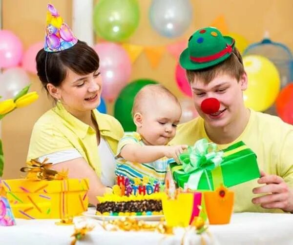 Детский праздник. Детский день рождения отпраздновать. Справить детское день рождение. Поаздник на 2 годика ребёнку.