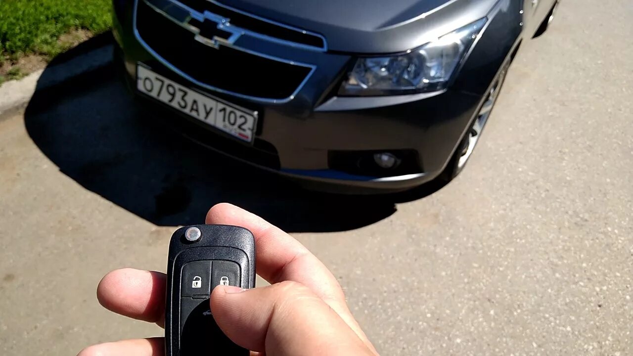 Автозапуск без ключа. Сигнализация для машины Chevrolet Cruze 2010г. Штатный автозапуск Шевроле Круз. Ключ Шевроле Круз с автозапуском. Круз ключ автозапуск.