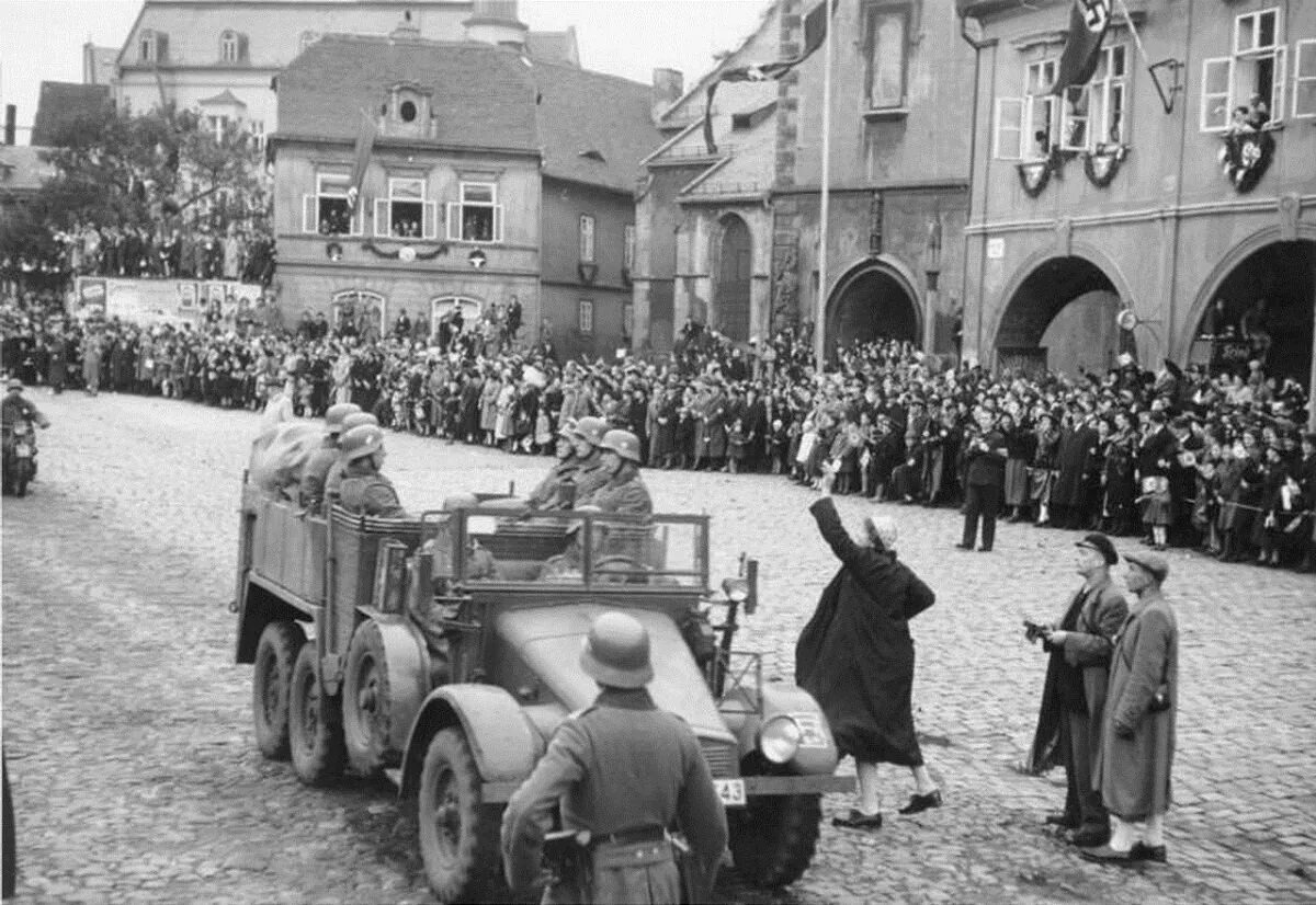 Чехословакия во второй. Аншлюс Чехословакии 1938. Аншлюс Судеты 1938. Чехословакия и Германия 1938. Судетские немцы в Чехословакии.