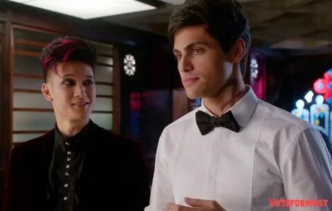 Alec magnus