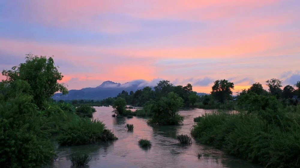 Почему реку меконг. Юго-Восточная Азия река Меконг это. Река Меконг. Водопад Кхон на реке Меконг. Алдан (река)Меконг.