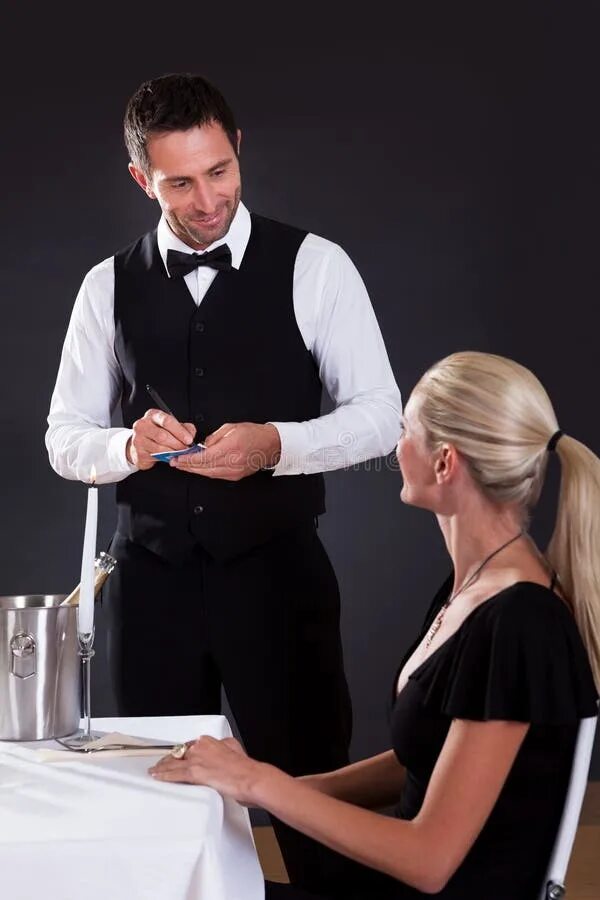 I take your order please. Официант. Официант в кафе. Девушка и официант в ресторане. Девушка официантов в кафе.