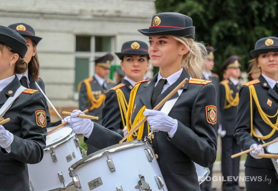 Институт офицеров. Молодые офицеры. Выпуск молодых офицеров. Выпуск офицеров вуза МВД. Могилевская школа милиции.