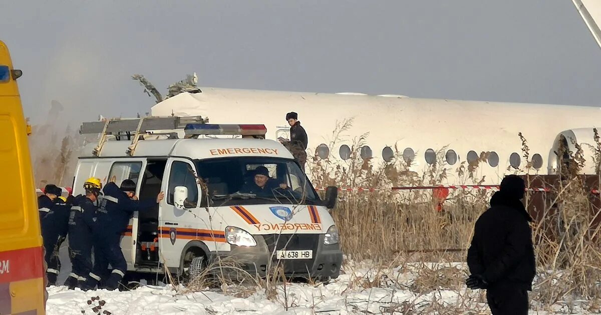 Авиакатастрофа 27. Авиакатастрофа в Алма Ате 2019. Fokker 100 bek Air катастрофа. Бек Эйр катастрофа 27 декабря. Катастрофа Fokker 100 под Алма-атой.