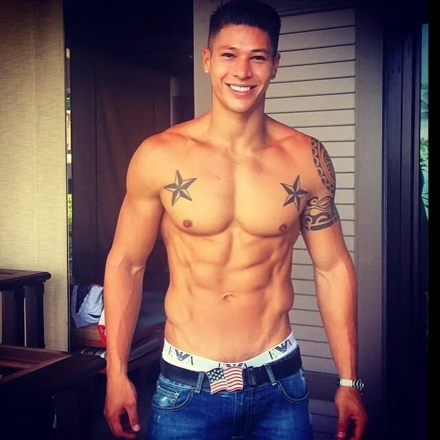 Роб шнайдер жиголо. Элитный парень по вызову. Роб шнайдер мужчина по вызову 1. Роб шнайдер мужчина по вызову 2. Парень по вызову девушке.