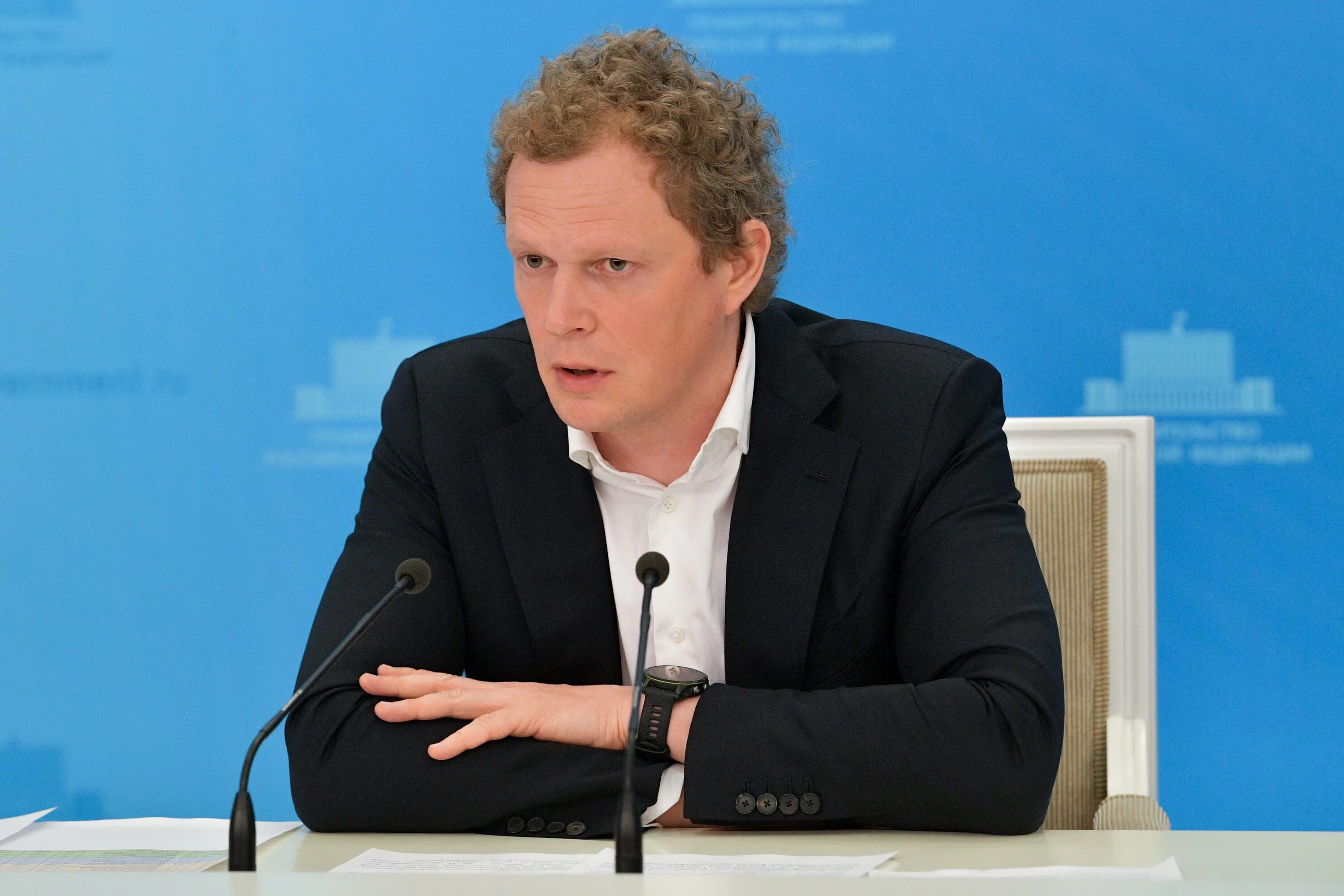 Руководитель налоговой службы