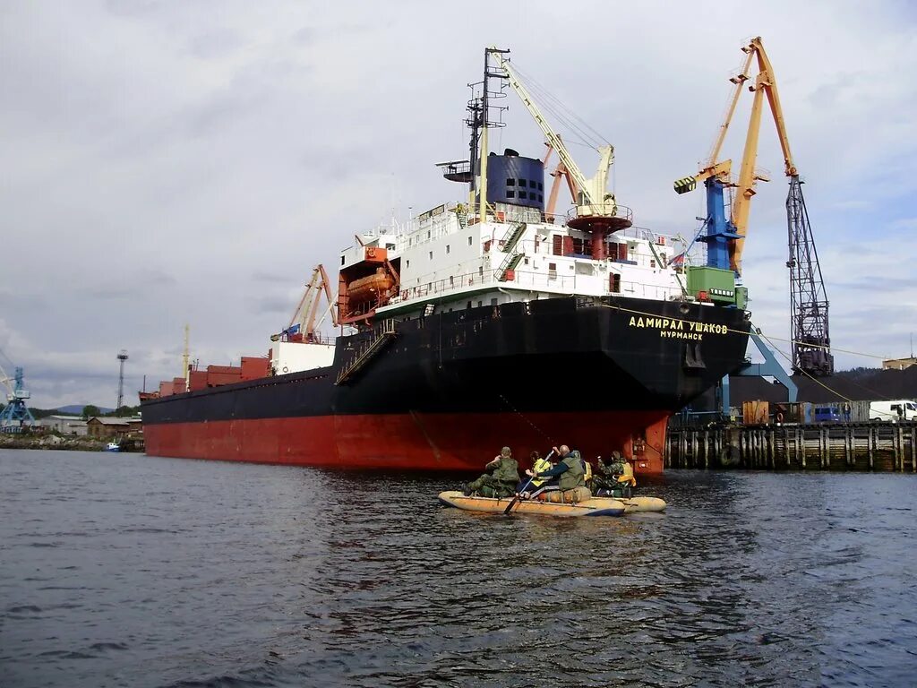 Пароход мурманск. Мурманское Морское пароходство Мурманск. Суда Мурманского морского пароходства. Морское пароходство Мурманское пароходство. Катер Ушаков Мурманск.