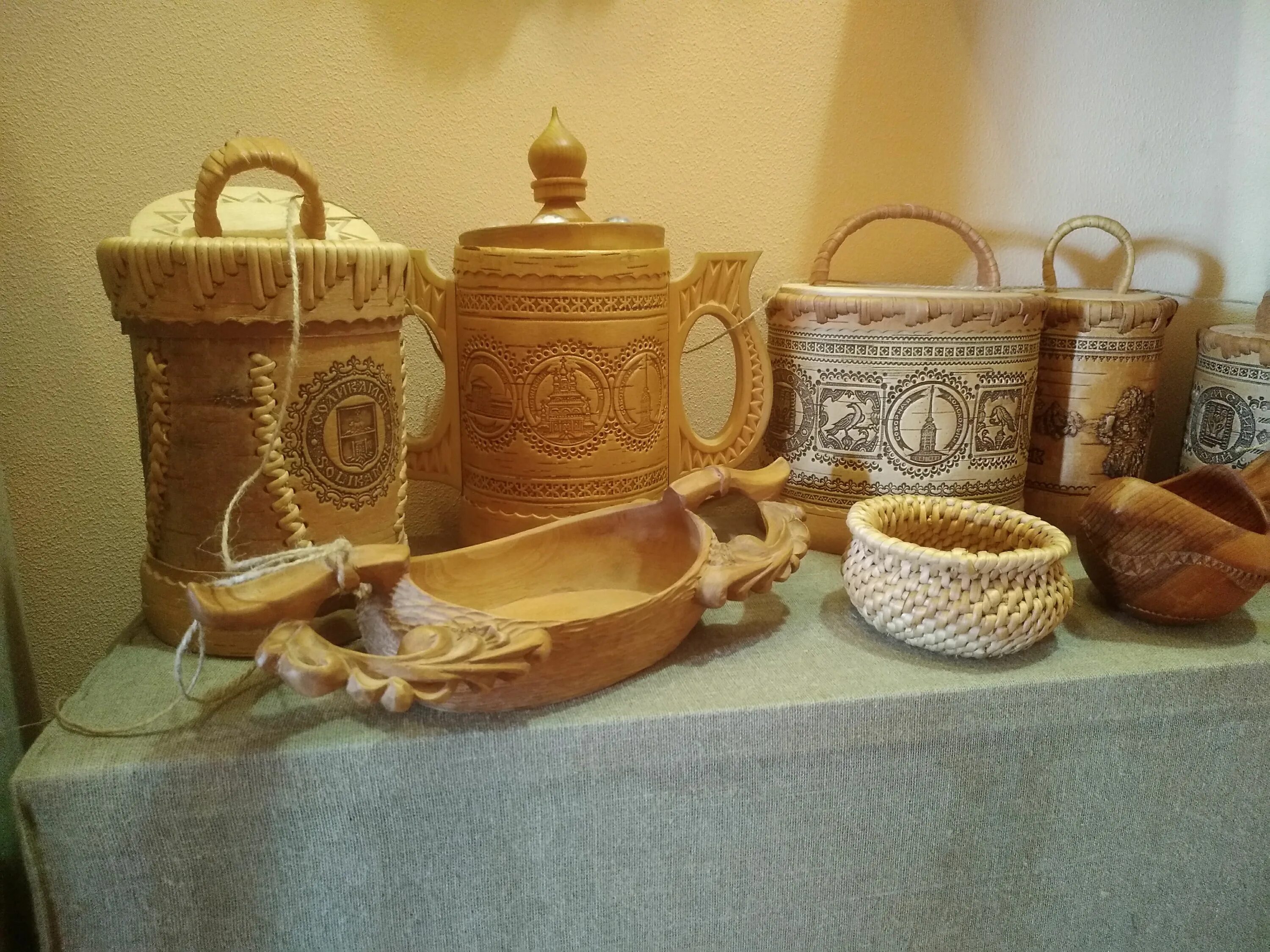 береста привлекала внимание народных умельцев. береста привлекала внимание народных умельцев. берестяной промысел коми. береста привлекала внимание народных умельцев. музей республика коми промыслы береста туяса.