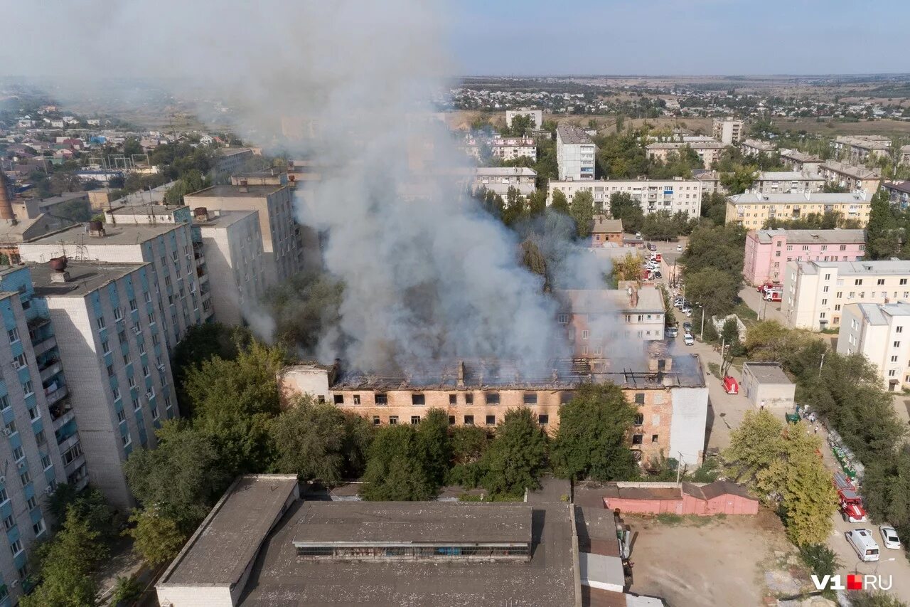 Пожар Тракторозаводской район Волгоград. Пожар в ТЗР Волгоград сейчас. Волгоград Спартановка ТЗР. Пожары в ТЗР Волгограда. Высота сгорела