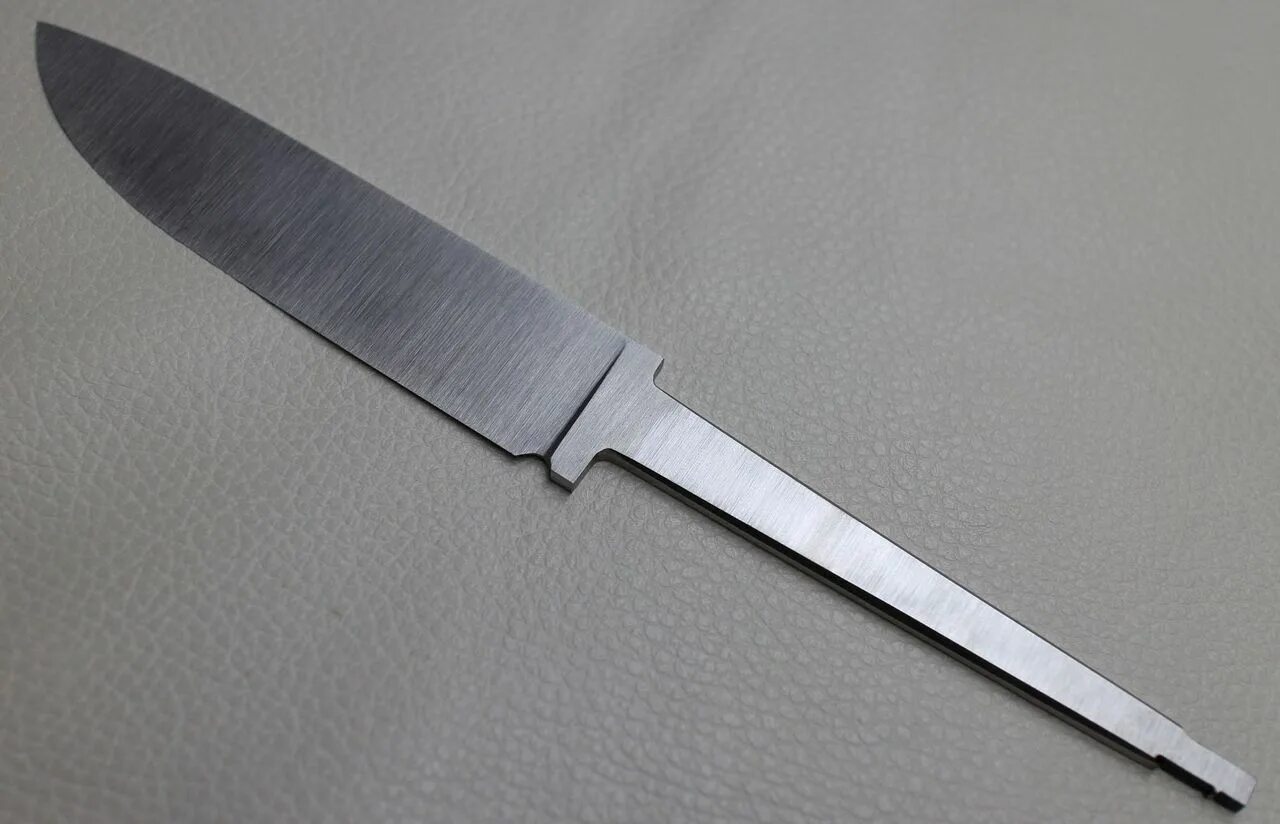 Купите клинок из стали. Нож Воркер CPM s90v. CPM s90v сталь аналоги. Нож из стали CPM 3v. Ножи СРМ 34.