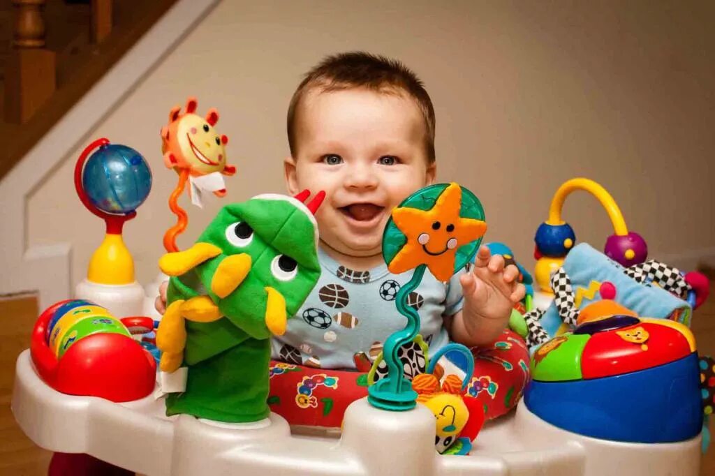 Игрушки для детей. Игрушки для детей до года. Игрушки для малышей 6 месяцев. Игрушки для малышей до 1 года.