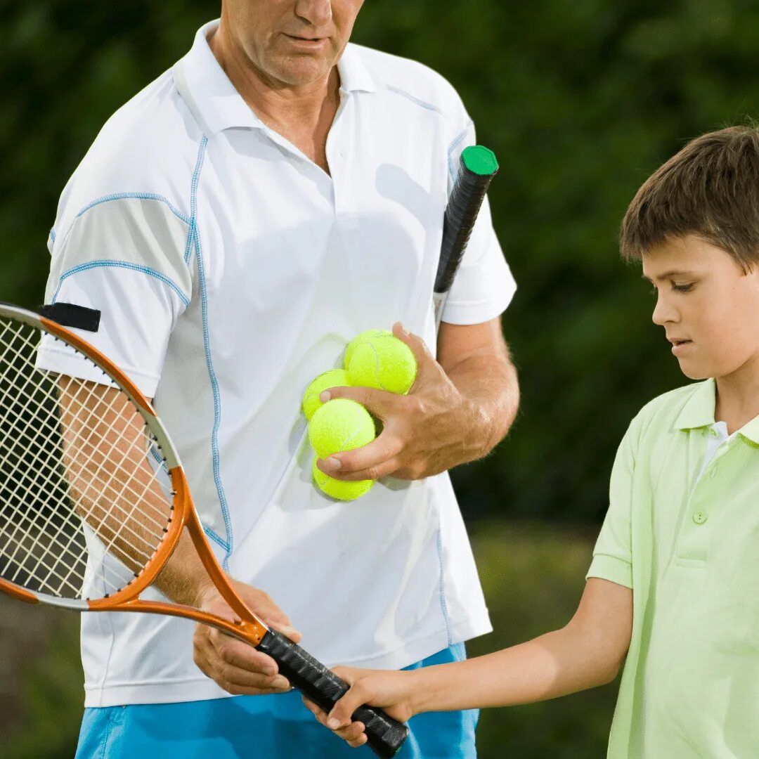 We play tennis when. Теннис. Теннис индивидуальные тренировки. Спортивные дети. Большой теннис тренер.