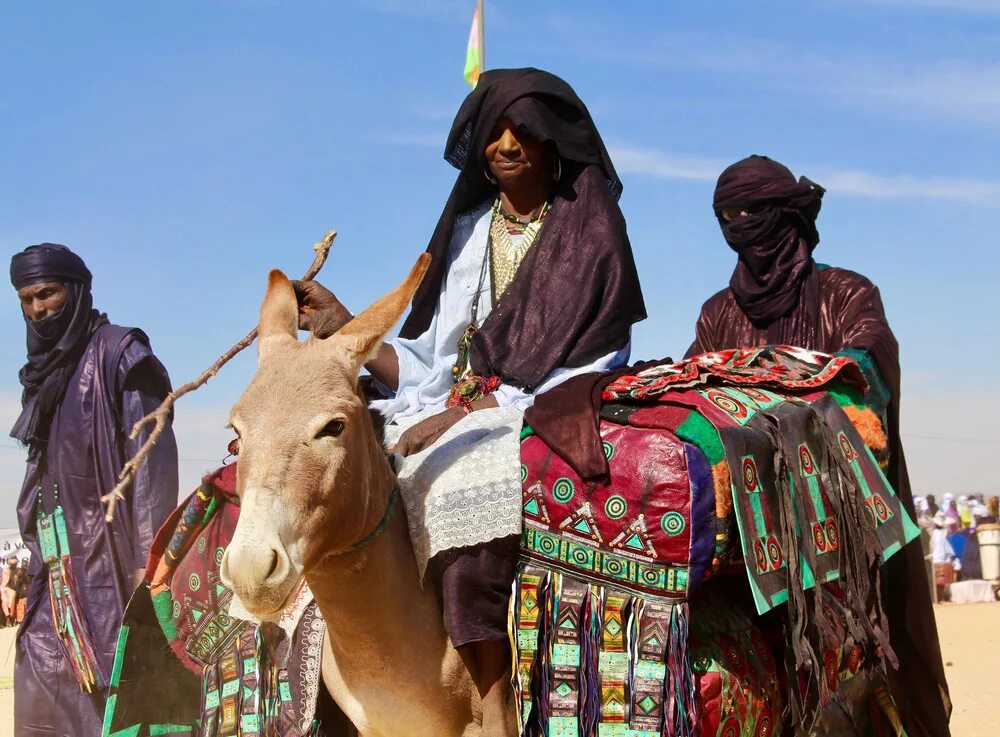 Араб северной африки. Туарег Африка. Туареги народ Африки. Туареги мали. Буркина Фасо туареги.