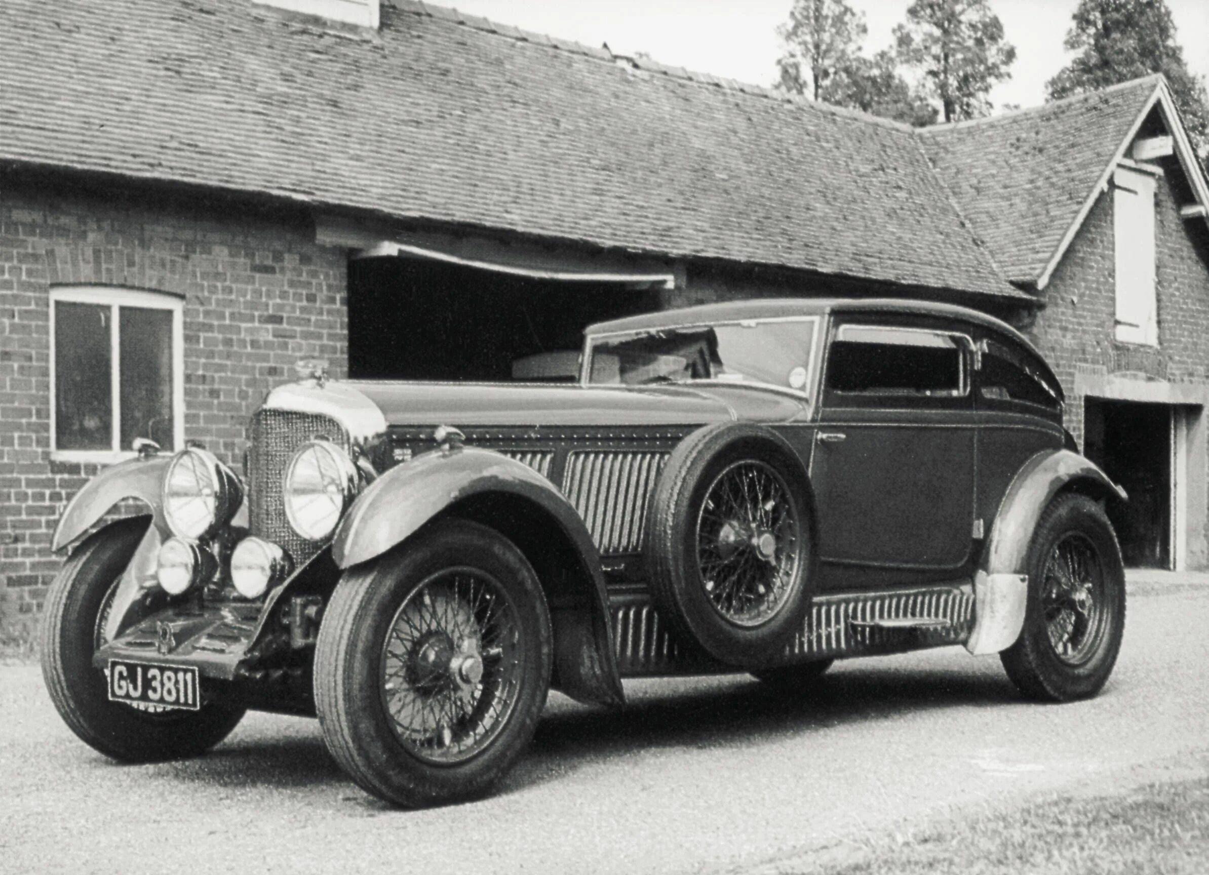 Первые немецкие автомобили. Bentley Speed 6 1930. Бентли Блю трейн 1930. Бентли Континенталь 1930. Bentley Speed Six 1928.