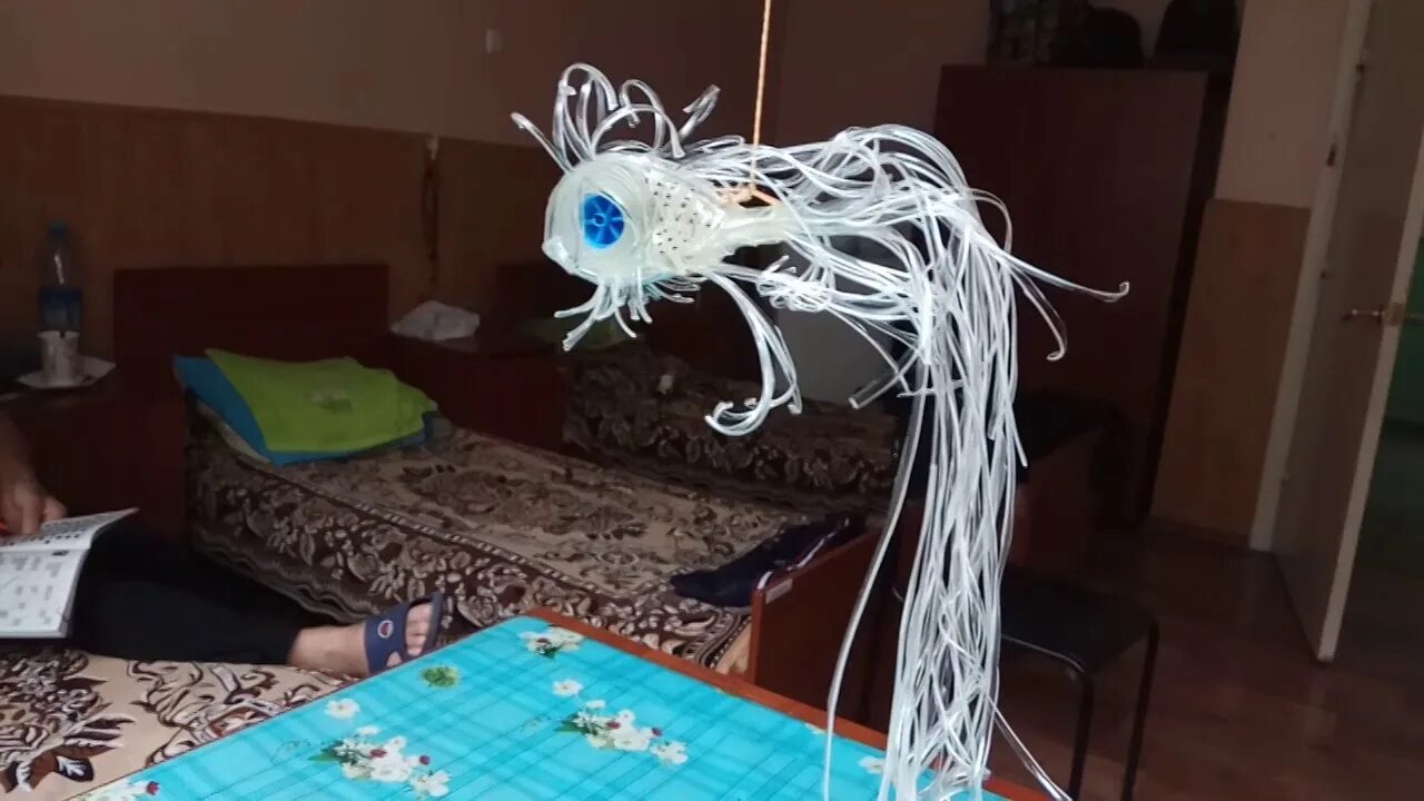 Рыбка из капельницы инструкция. Фигуры из капельницы. игрушки из капельницы. рыбка из капельницы. плетение из капельницы.