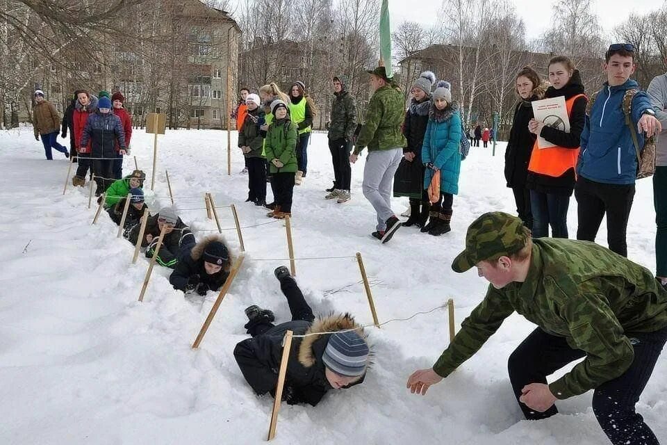 Военные спортивные состязания. Зимние соревнования. Спортивные конкурсы для детей. Зарница полоса препятствий.