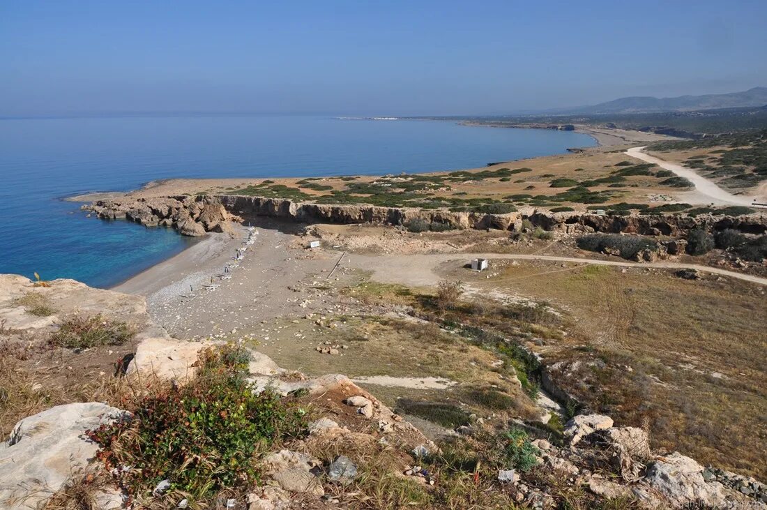 Кипр пафос в апреле. Кипр в апреле. Кипр в апреле. Кипр в апреле фото. Афродита голубая бухта.