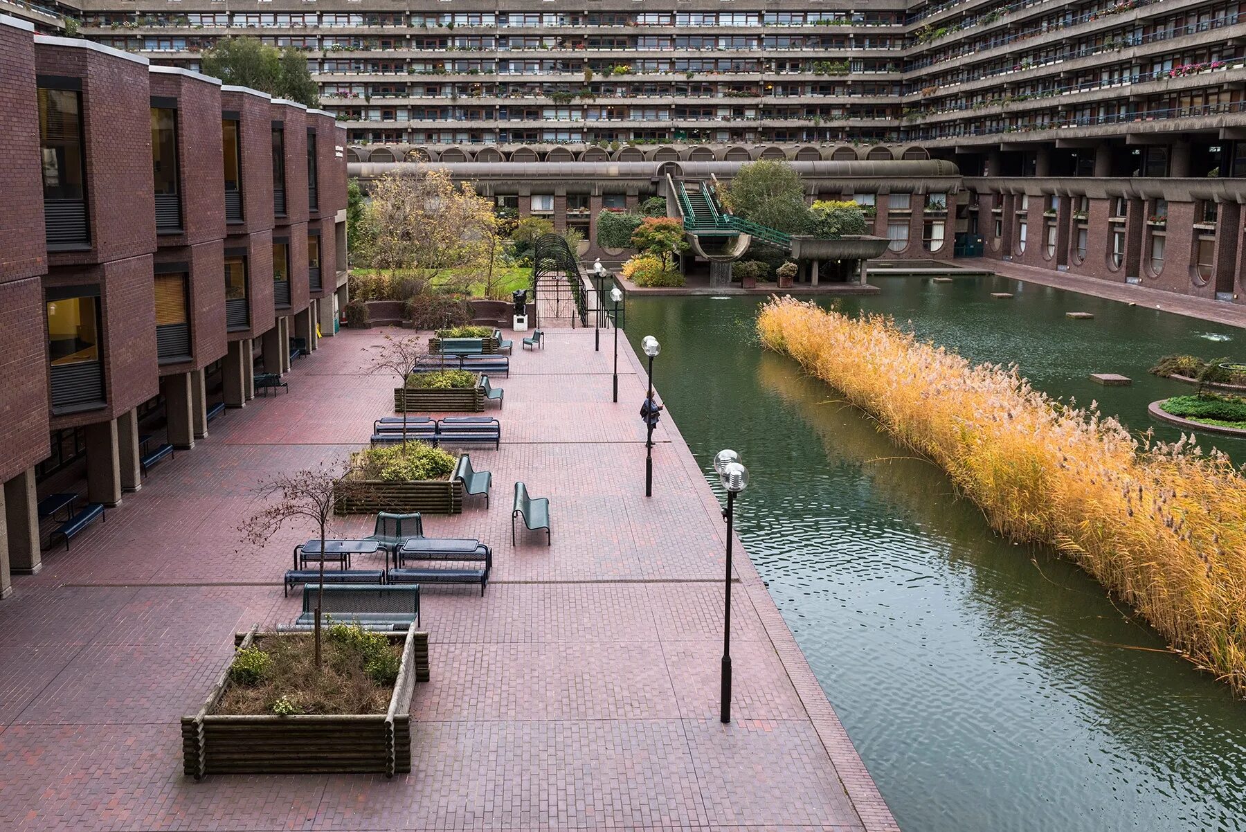Центр искусств барбикан. Барбикан южный лондон. Барбикан лондон. Barbican перевод. Отель new barbican london.