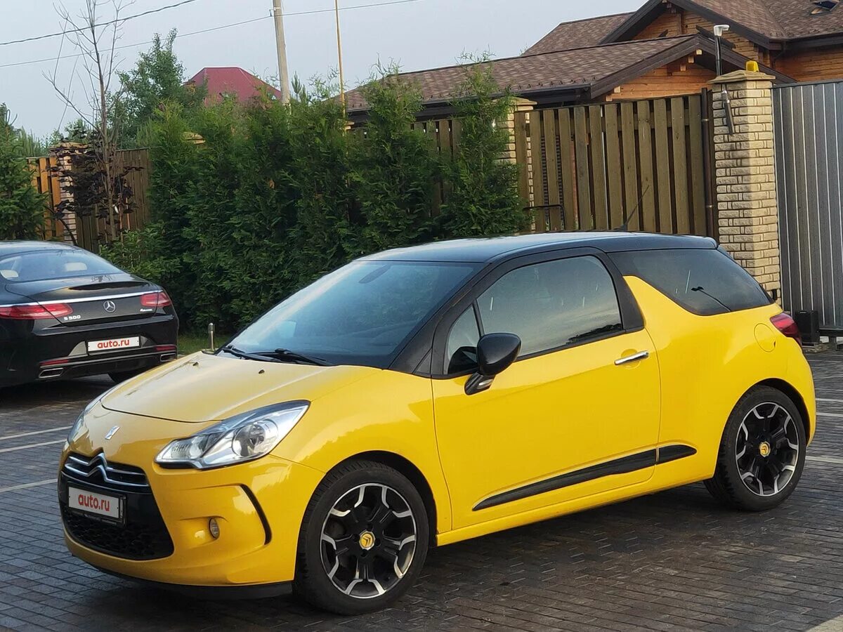 3х дверные хэтчбеки. Citroen ds3 желтый. Ситроен ds3 купе. Ситроен ДС 3 желтый. Ситроен ds3 3-х дверный.