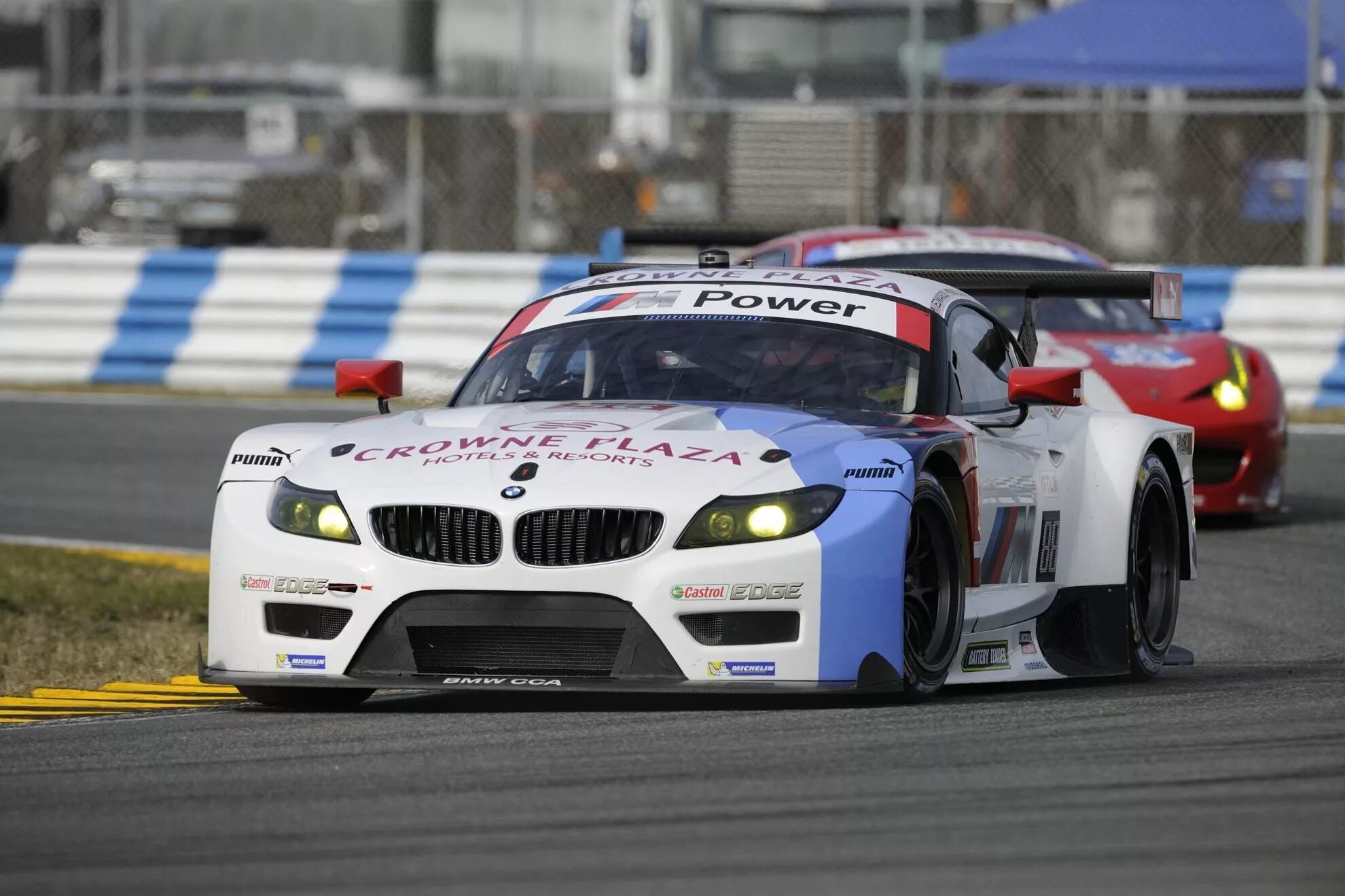 BMW z4 гоночная. BMW m6 GTLM. BMW BMW гоночная. Белая гоночная БМВ.