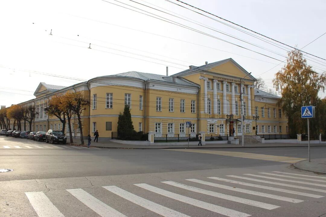 Рязанский открытый университет. Первая мужская гимназия Рязань. Политехнический институт Рязань. Рязанский институт Московского политехнического университета. Здание первой мужской гимназии Рязань.