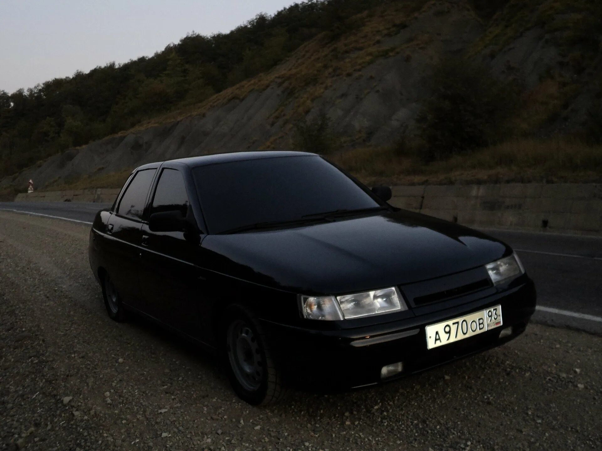 Ваз 2110 1. Ваз 2112 викинг. Ваз 2110 и 2112. Lada premier 2110. Лада 2110 2112 бпан.