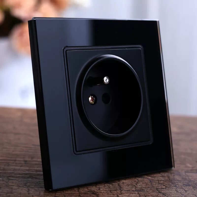 Розетка настенная. Розетки со стеклом. Gira f100 розетка. Розетка двойная стеклянная. Розетки со стеклом.