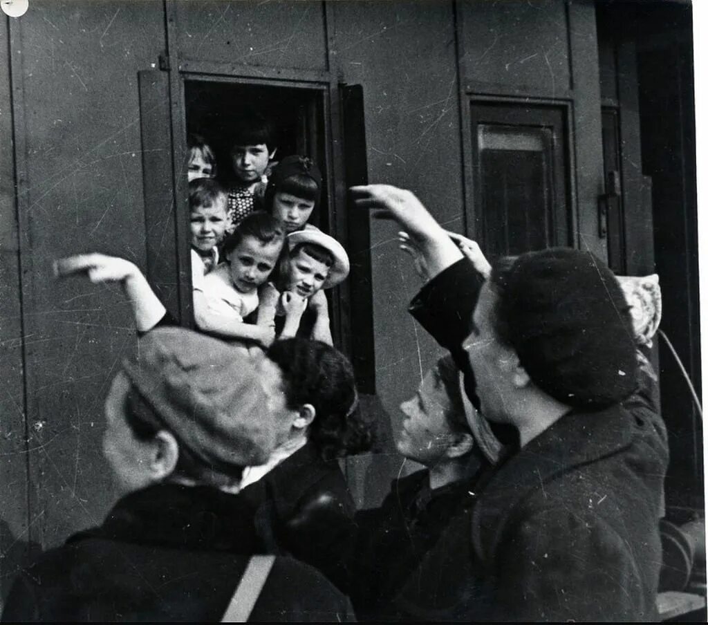 сообщение о детях блокадного ленинграда. дети блокады презентация. дети герои великой отечественной войны в блокаде ленинграда. блокада ленинграда рассказа детям кратко. презентация блокада ленинг.