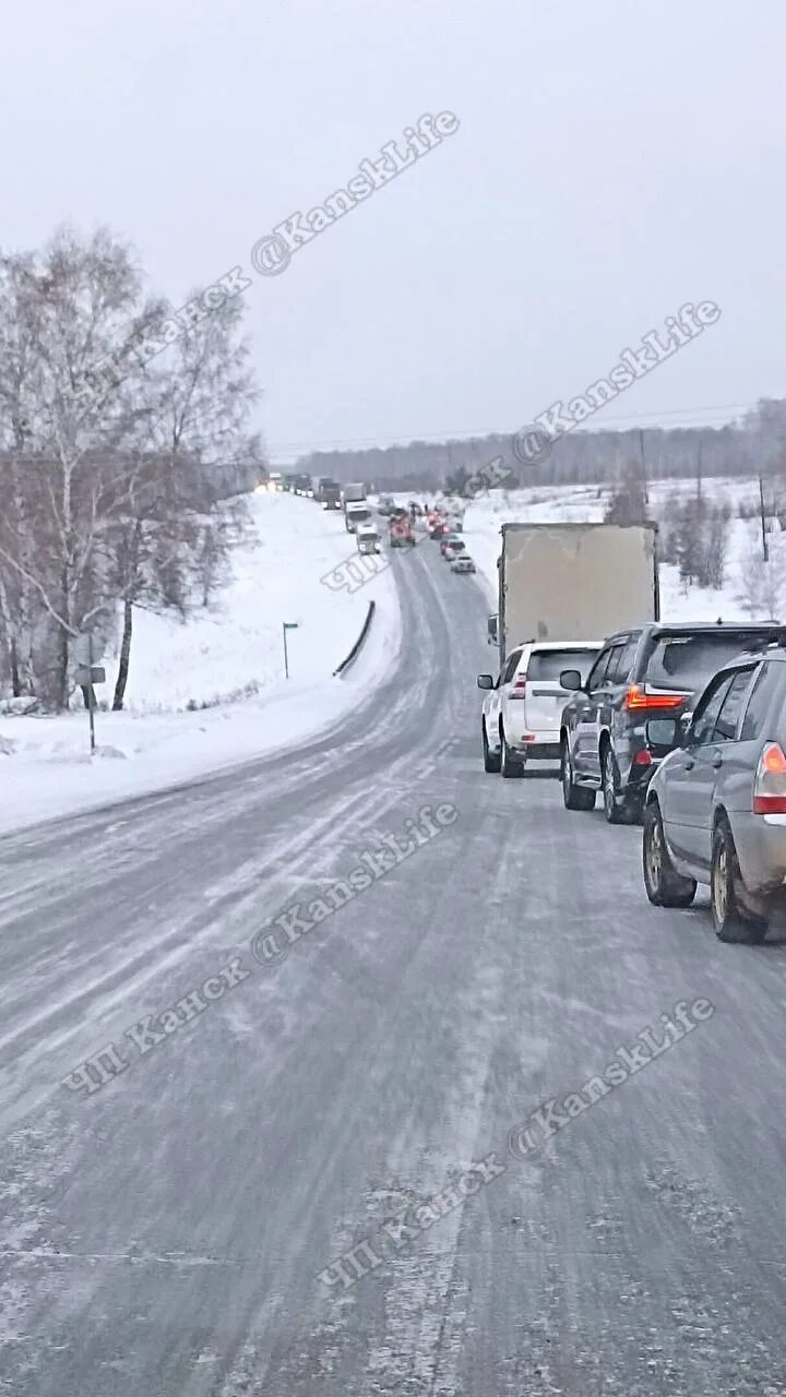 Новости красноярск трасса снег. Авария на трассе красноярск уяр вчера. Уяр на карте. Уяр красноярский край. Зима в уяре.