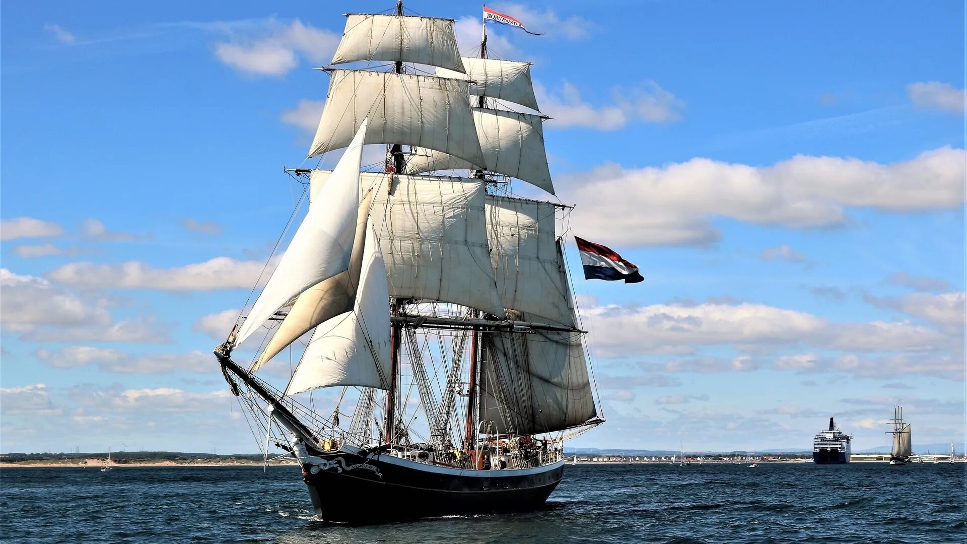 Корабль в океане. Пароход в океане. Круизер лайнер. Ocean ships. Carnival glory лайнер.