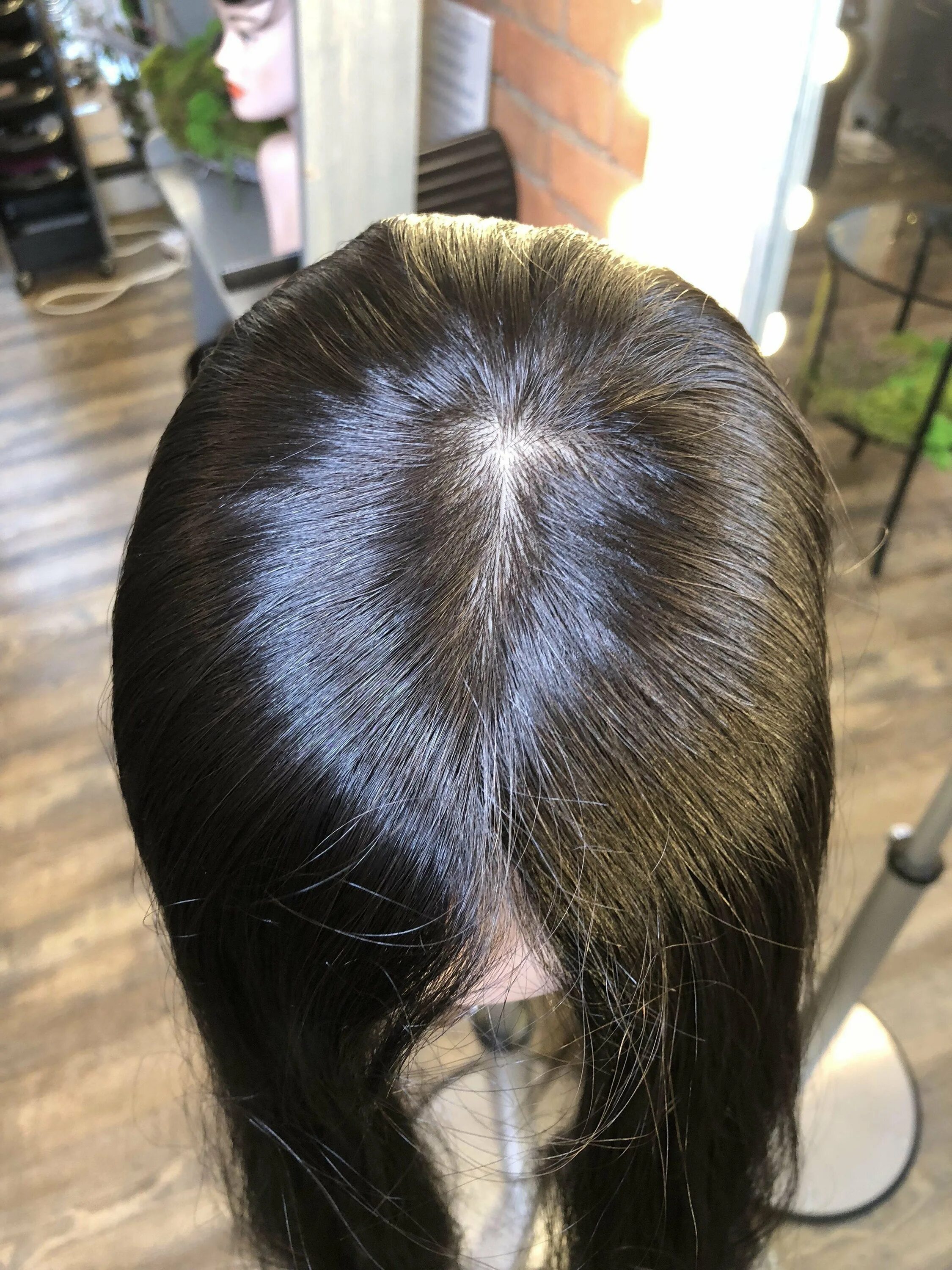 Мужская теменная накладка волос. Накладки из волос на макушку. Натуральные теменные накладки. Натуральные теменные накладки. Накладки из волос на макушку.